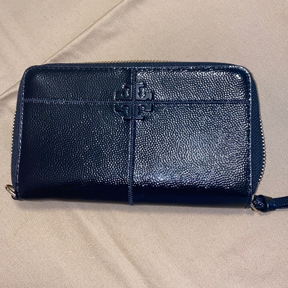 Tory Burch Handbags - Tory Burch Patent Leather Wallet